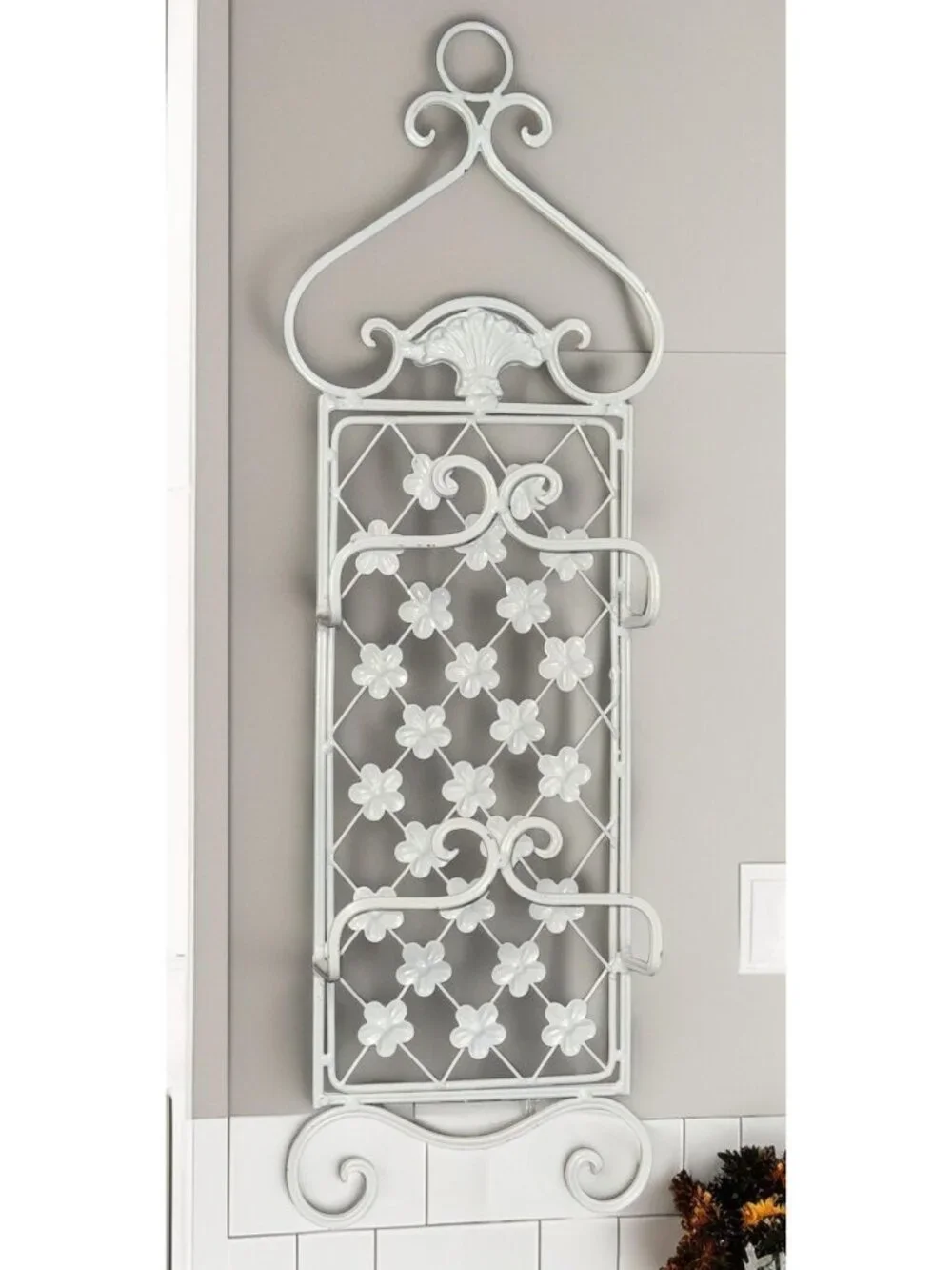 Decorative White Metal Floral Wall-Mounted Storage Rack With Scroll Design